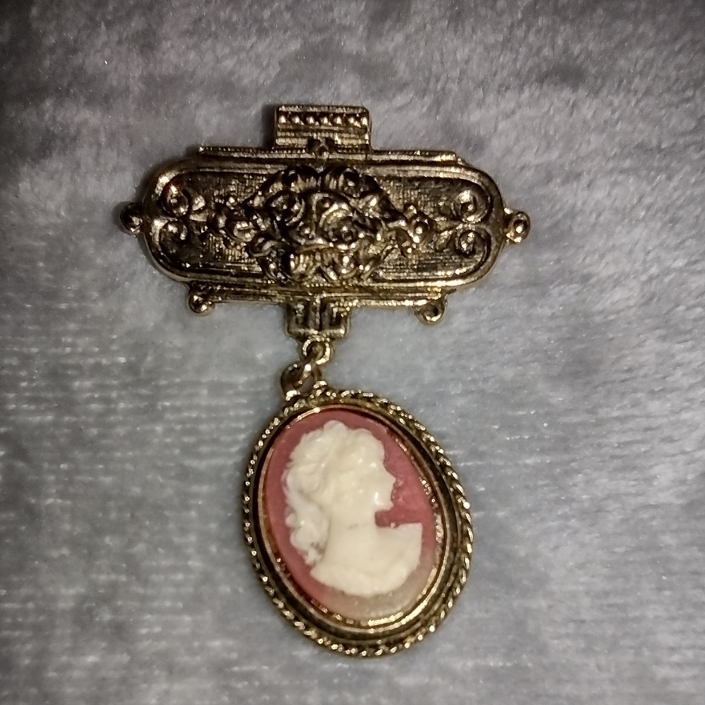 Vintage Coral Cameo Dangle Brooch